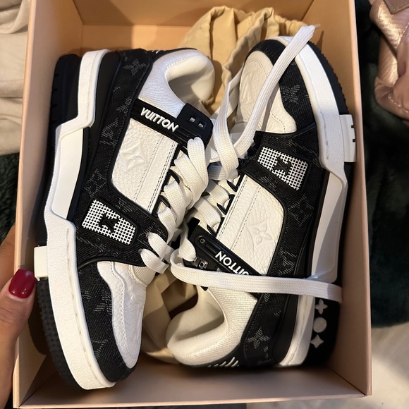 LV trainer shoes - Picture 1 of 2